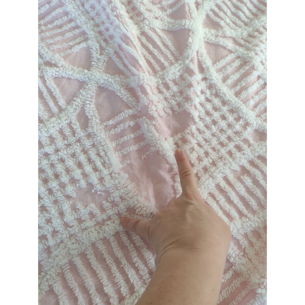 Vtg Chenille Bedspread Baby Pink White Wedding Ring Fringe MCM 50s 60s 74x98 - Picture 6 of 11